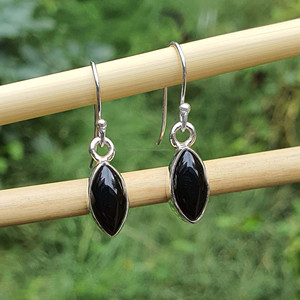Boucles d'oreilles délicates en forme de marquise en argent sterling 925 en onyx noir pour femmes Design minimaliste en or pour les fêtes en gros - Product Image 2