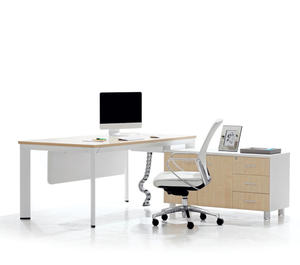 Mesa de Conferencia Bhadra con Estructura de Aluminio Extruido y Tablero Laminado, Muebles Duraderos para Reuniones, Solución Modular para Oficinas en India - Product Image 5