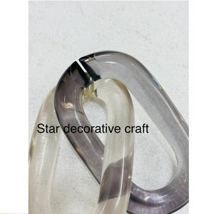 Chaîne murale décorative élégante en résine, accent mural artisanal stylé pour la décoration intérieure moderne - Product Image 1