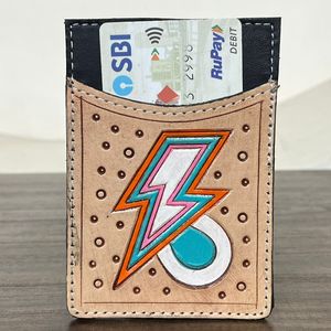 Tarjetero de Cuero Vacuno Repujado Artesanal Premium con Diseño Único de Rayo, Estuche Delgado y Minimalista para Tarjetas de Crédito Unisex - Product Image 4