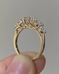 แหวนเพชรโมอิสซาไนต์ทรงกลมประดับห้าเม็ด ชุบทองสำหรับผู้หญิง เงินแท้ 925 ของแท้ ของขวัญแทนคำมั่นสัญญาสำหรับคู่รัก - Product Image 6