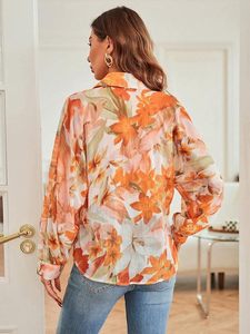 เสื้อเชิ้ตติดกระดุมลายดอกไม้สำหรับผู้หญิง |   เสื้อเชิ้ตแขนยาวน้ำหนักเบาแบบมีปก |   เสื้อเชิ้ตสไตล์ลำลองสำหรับฤดูร้อนและฤดูใบไม้ผลิ - Product Image 3