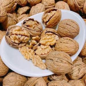 Nueces sin Cáscara Secas Crudas de Primera Calidad, Mitades Extra Claras, Grado A, Suministro a Granel, Calidad de Exportación, Nueva Cosecha - Ms. Tarina - Product Image 1