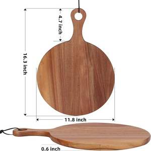 Planche à découper en bois de taille idéale pour la préparation et le service des repas quotidiens à la maison. - Product Image 4
