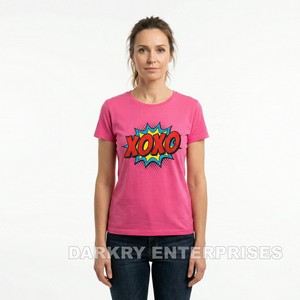 Fabricante de Camisetas Personalizadas para Mujer, Camiseta con Estampado Gráfico Rosa, Proveedor OEM, MOQ Bajo, Camiseta de Algodón a la Moda para Mujer - Product Image 1