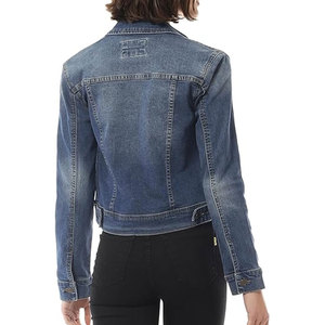เสื้อแจ็คเก็ตยีนส์ผู้หญิงสไตล์วินเทจ คลาสสิค ขาดๆ แบบลำลอง แขนยาว ซักฟอก แต่งกระดุม สไตล์เรโทร สตรีทแฟชั่น - Product Image 6