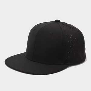 Gorra Unisex Transpirable con Cierre a Presión, Negra y Gris, Estilo Urbano, Ajustable, Visera Plana, Primavera Verano, Casual - Product Image 4