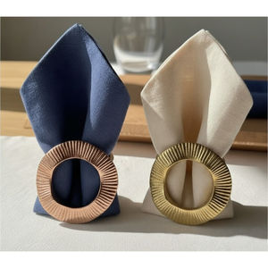 Anneaux de serviette en métal de qualité supérieure, motif feuille de chêne et gland, parfaits pour l'automne et la décoration de table, fêtes, restaurants, décoration intérieure. - Product Image 2