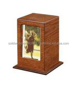 Cadre photo pour animaux de compagnie Urnes en bois Urnes funéraires faites à la main de haute qualité - Product Image 1