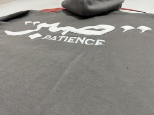 ชุดวอร์มปักลายแบบกำหนดเองได้  ชุดจ็อกเกอร์โอเวอร์ไซส์  ชุดวอร์มสกรีนลาย  ผ้าฟลีซ 500 กรัม  ชุดกางเกงขายาวทรงหลวมพร้อมเสื้อฮู้ด - Product Image 3