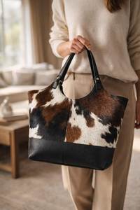 Bolso Tote de Cuero de Lujo Hecho a Mano con Bordado Floral y Estampado por Transferencia Térmica, Estilo Vintage con Detalles de Piel de Vacuno Occidental y Asa para Hombro - Product Image 1