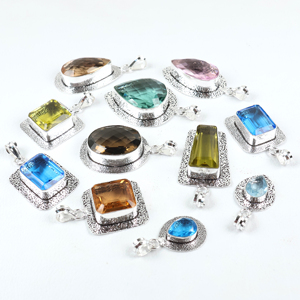 BISMILLAH GEMS Colgantes de Piedras Preciosas Bohemias de Lujo en Tendencia, Forma de Paz, Joyería de Cristal Facetado Elegante, Hecho a Mano en Plata Antigua - Product Image 6
