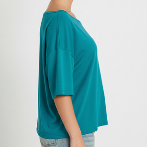 Camiseta de Gran Tamaño con Hombros Descubiertos, 100% Algodón Jersey, Personalizada OEM/ODM, Ropa de Verano Transpirable de Manga Corta para Mujer - Product Image 5