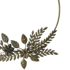 Couronne murale moderne en laiton antique, faite à la main, avec fleurs et feuilles botaniques en métal, taille personnalisable, installation facile, décoration murale - Product Image 3