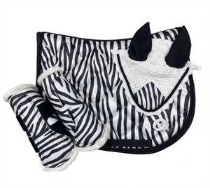 Ensemble de tapis de selle de dressage imprimé zèbre avec voile anti-mouches assorti et bottes noires et blanches audacieuses - Cadeau d'équitation en mélange de coton - Product Image 1