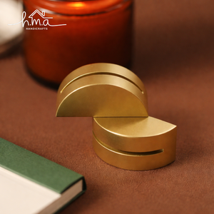 Porta Tarjetas de Visita Minimalista de Latón, Moderno Soporte Vertical para Tarjetas de Escritorio, Exhibidor de Tarjetas Metálico para Oficina - Product Image 2