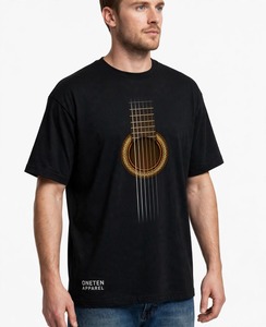 ONETEN APPAREL T-shirt noir à manches courtes et col rond pour homme avec imprimé trou de son de guitare - Product Image 2