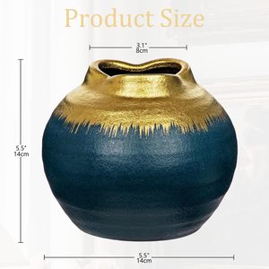 Vase de sol minimaliste en métal noir Floral Haven, fait main, texture géométrique, forme ovale décorative - Product Image 4