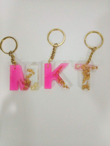Llavero personalizado, llavero de regalo, precio al por mayor, llavero artesanal para parejas, llavero de resina hecho a mano, regalo. - Product Image 1