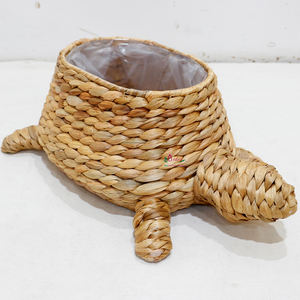 Panier en forme de tortue en jacinthe d'eau tissé à la main écologique, panier décoratif naturel pour la lessive et le stockage - Product Image 1