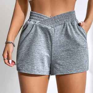Shorts de course pour femmes personnalisés, confortables, doux, flexibles, anti-transpiration, parfaits pour la course à pied et la randonnée. - Product Image 2
