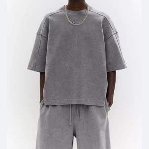 T-shirt en coton épais surdimensionné rétro personnalisé haut de gamme, coupe épaules tombantes, délavé à l'acide, effet soleil éclairé, unisexe - Product Image 1