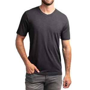 Camiseta Casual de Felpa con Cuello en V para Hombre |   Camiseta Deportiva Ligera de Manga Corta, Ecológica y Transpirable, 160-180 g/m² - Product Image 1