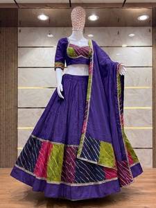 Chaniya Choli Tradicional India Morada con Dupatta, Falda Larga Acampanada, Ajuste Delgado, Estampado en Relieve, para Bodas, para Mujer - Product Image 4
