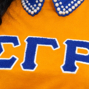 T-shirt en chenille dorée Sigma Gamma Rho pour femme, broderie de lettres grecques, mélange de coton, manches courtes, coupe décontractée et élégante - Product Image 6