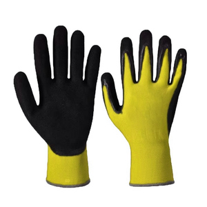 Gants de travail antidérapants en tricot respirant rouge et noir pour la protection des mains en milieu industriel - Product Image 4