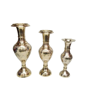 Vase à fleurs marocain en laiton fait main élégant - Design traditionnel luxueux, écologique, résistant à la rouille, pour table de mariage - Product Image 5