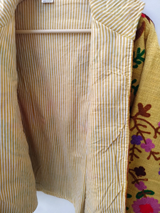 Chaqueta Boho Floral Reversible Acolchada de Algodón Amarillo Mostaza con Bordado a Mano Vibrante - Product Image 3