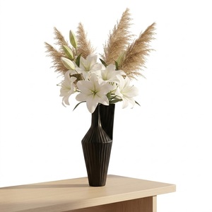 Vase à fleurs moderne en céramique côtelée pour la décoration du salon, centre de table minimaliste vert sauge pour fleurs séchées et herbe de la pampa - Product Image 2
