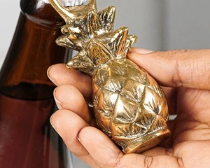 ที่เปิดขวดรูปทรงสับปะรดเคลือบทองหรูหราขนาดเล็ก เหมาะสำหรับเปิดขวดเบียร์และเครื่องดื่ม ขายส่งจากอินเดีย - Product Image 2