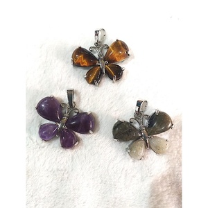 Colgantes de mariposa de gemas mixtas pulidas al por mayor para collares, joyería de moda en tendencia, cristal de hadas, tacto real, sanador - Product Image 1