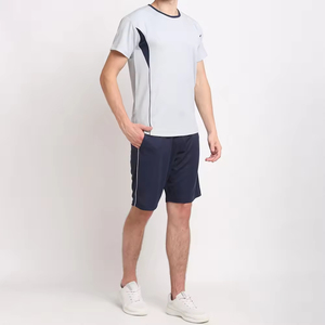 Ensembles de t-shirts et shorts confortables pour hommes, vente en gros, ensembles courts d'été personnalisés pour hommes, haute qualité, couleur unie - Product Image 2