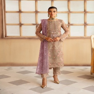 Longues robes Maxi pour femmes Boutique Costumes Élégant Belle Luxe Organza Robes 3 Pièces Costumes Indiens par Ramsha Vol M-12 - Product Image 2