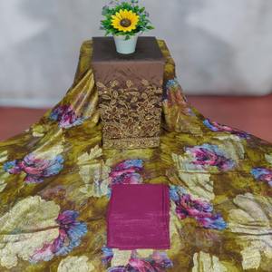 Tissu jacquard fransawi somalien traditionnel tendance 2026 avec motif floral sur fond vert olive pour tenues de soirée - Product Image 1