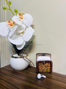 Fundas protectoras de cuero genuino de piel de vaca con herramientas reales, fundas de auriculares de viaje personalizadas con estilo, los mejores regalos de cumpleaños - Product Image 2