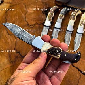 Couteau pliant personnalisé en acier Damas forgé à la main, manche en corne de cerf, verrouillage arrière, couteau de poche pour la chasse en extérieur, EDC, pointe clip, directement de l'usine - Product Image 4