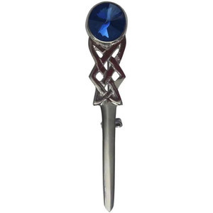 Nuevo Pin para Kilt con Espada Celta Escocesa Tradicional, Acabado Cromado, con Piedra (Azul) - Product Image 1