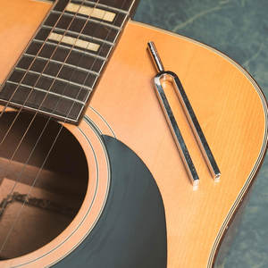 Juego de Diapasones de Aluminio para Diagnóstico Sensorial – C128, C256 y C512 Instrumentos de Prueba Médica de Frecuencia Precisa, 3 Piezas - Product Image 4