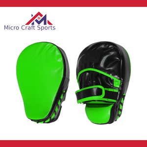 Équipement professionnel de boxe : Palettes de frappe en cuir personnalisées pour l'entraînement de boxe et d'arts martiaux – Qualité pakistanaise - Product Image 4