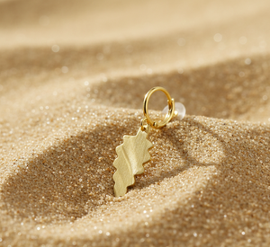 Boucles d'oreilles pendantes en laiton torsadé doré, faites à la main, avec revêtement anti-ternissement, légères, contemporaines et tendance - Product Image 6