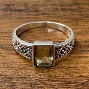 <b>Peridot</b> Fine <b>Ring</b> 3.9 Grams Weight - Product Image 1