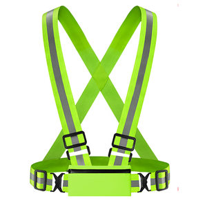Ceinture réfléchissante haute visibilité avec poche pour téléphone, pour la course nocturne et le cyclisme, équipement de sécurité, bande élastique réglable - Product Image 1