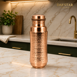 Bouteille d'eau classique en cuivre 99% martelée, artisanale, écologique, anti-fuite, réutilisable, pour l'extérieur, le voyage, le camping, la maison, avec couvercles Daystar - Product Image 1
