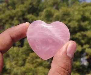 Cristal de Cuarzo Rosa Natural Tallado en Forma de Corazón, Piedra Pulida, Adorno Curativo Rosa para Regalo o Decoración - Product Image 2