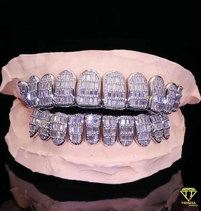 Grillz personnalisés en argent sterling 925 véritable avec diamants Moissanite VVS taille baguette, approuvés par le testeur de diamants - Product Image 2
