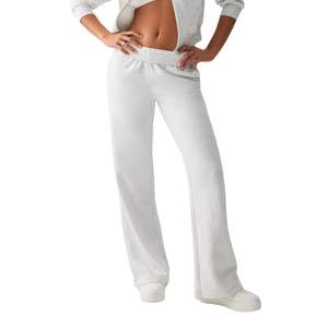 กางเกงวอร์มขายาวเอวสูงทรงหลวมผ้าฝ้ายฟลีซสำหรับผู้หญิง สกรีนโลโก้ได้ตามต้องการ ขายส่ง/OEM - Product Image 3